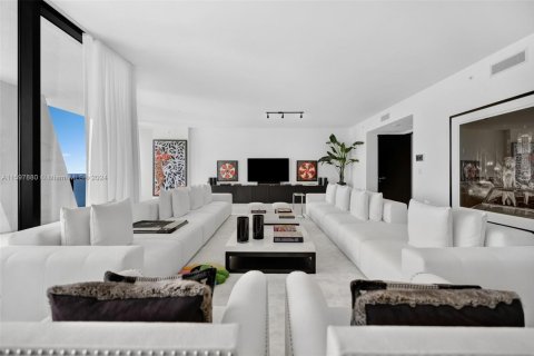 Condo in Miami, Florida, 4 bedrooms  № 1864387 - photo 2