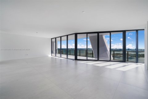 Condo in Miami, Florida, 4 bedrooms  № 1864387 - photo 16