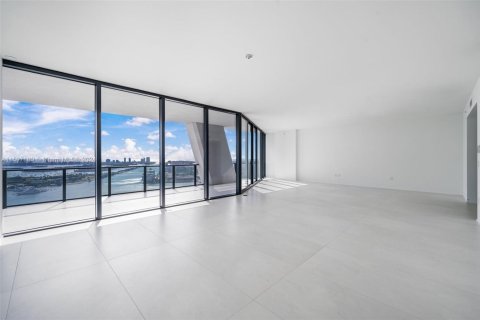 Condo in Miami, Florida, 4 bedrooms  № 1864387 - photo 17