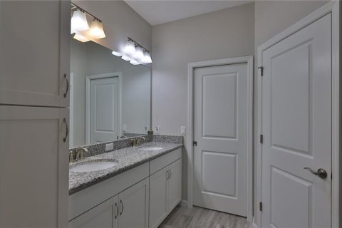 House in Daytona Beach, Florida 2 bedrooms, 145.21 sq.m. № 2394251 - photo 23