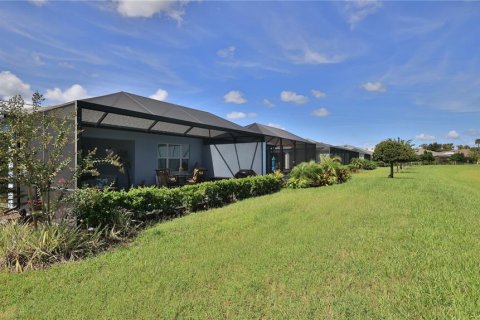 House in Daytona Beach, Florida 2 bedrooms, 145.21 sq.m. № 2394251 - photo 18