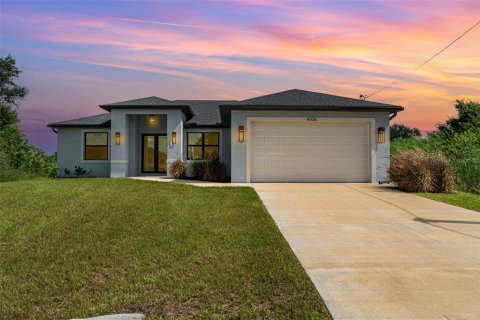 House in Lehigh Acres, Florida 3 bedrooms, 186.92 sq.m. № 1919533 - photo 1