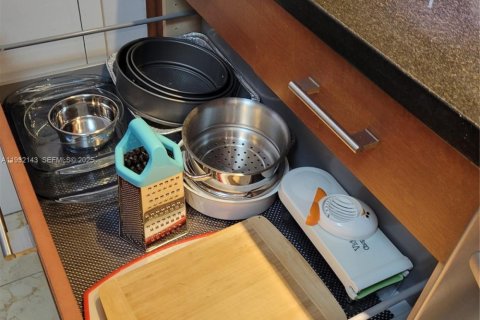 Condominio en venta en Hallandale Beach, Florida, 1 dormitorio, 120.77 m2 № 1993922 - foto 20