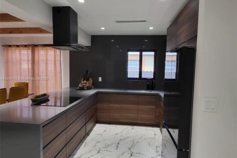 Villa ou maison à vendre à Miramar, Floride: 2 chambres № 1766593 - photo 8