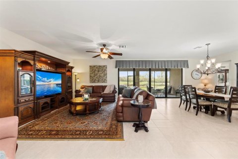 House in Venice, Florida 4 bedrooms, 256.13 sq.m. № 2201659 - photo 11