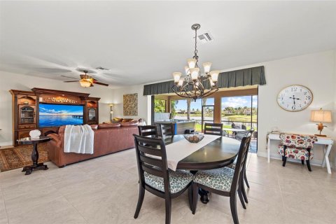 House in Venice, Florida 4 bedrooms, 256.13 sq.m. № 2201659 - photo 21