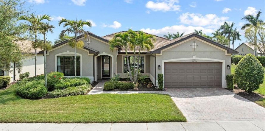 House in Venice, Florida 4 bedrooms, 256.13 sq.m. № 2201659