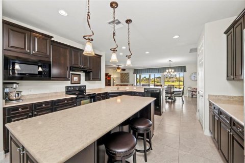 House in Venice, Florida 4 bedrooms, 256.13 sq.m. № 2201659 - photo 27