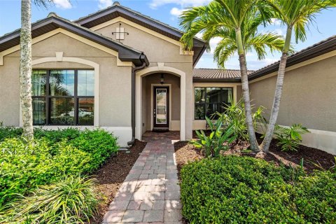 House in Venice, Florida 4 bedrooms, 256.13 sq.m. № 2201659 - photo 5