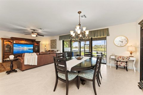 House in Venice, Florida 4 bedrooms, 256.13 sq.m. № 2201659 - photo 16