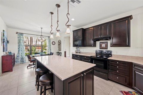 House in Venice, Florida 4 bedrooms, 256.13 sq.m. № 2201659 - photo 25