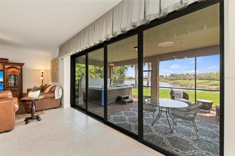 House in Venice, Florida 4 bedrooms, 256.13 sq.m. № 2201659 - photo 17