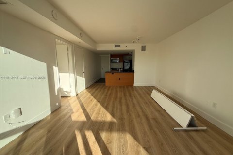 Купить кондоминиум в Майами, Флорида 1 спальня, 65.03м2, № 2088575 - фото 9