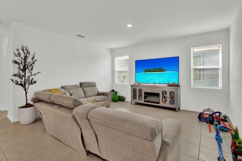 House in Winter Garden, Florida 4 bedrooms, 190.26 sq.m. № 1538983 - photo 17