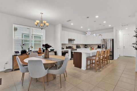 House in Winter Garden, Florida 4 bedrooms, 190.26 sq.m. № 1538983 - photo 14