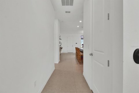 House in Winter Garden, Florida 4 bedrooms, 190.26 sq.m. № 1538983 - photo 3