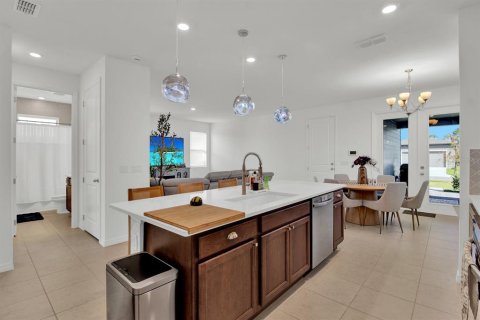 House in Winter Garden, Florida 4 bedrooms, 190.26 sq.m. № 1538983 - photo 10
