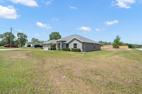 House in Weeki Wachee, Florida 4 bedrooms, 200.95 sq.m. № 1801448 - photo 3