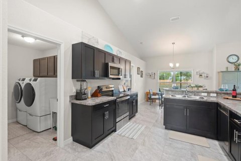 House in Weeki Wachee, Florida 4 bedrooms, 200.95 sq.m. № 1801448 - photo 30