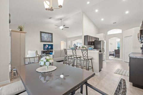 House in Weeki Wachee, Florida 4 bedrooms, 200.95 sq.m. № 1801448 - photo 21