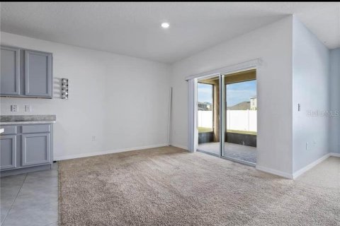 Villa ou maison à louer à Winter Haven, Floride: 4 chambres, 171.96 m2 № 2410379 - photo 8