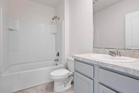 Villa ou maison à louer à Winter Haven, Floride: 4 chambres, 171.96 m2 № 2410379 - photo 4