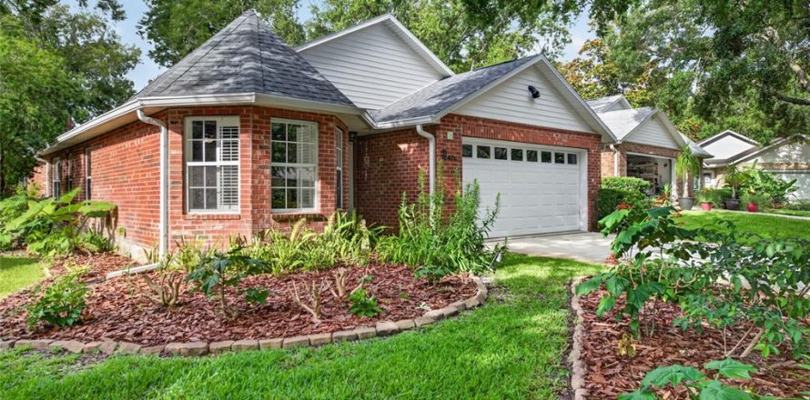 House in Ormond Beach, Florida 3 bedrooms, 163.79 sq.m. № 2224437
