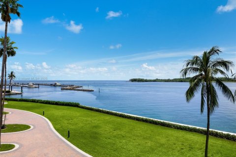 Condominio en alquiler en Miami, Florida, 3 dormitorios, 254.92 m2 № 1941060 - foto 6