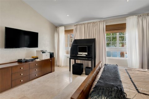 Condominio en alquiler en Miami, Florida, 3 dormitorios, 254.92 m2 № 1941060 - foto 20