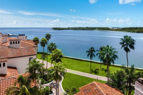 Condominio en alquiler en Miami, Florida, 3 dormitorios, 254.92 m2 № 1941060 - foto 8