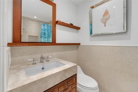 Condominio en alquiler en Miami, Florida, 3 dormitorios, 254.92 m2 № 1941060 - foto 27