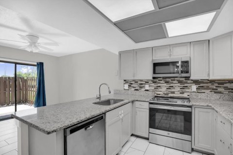 Copropriété à vendre à Kissimmee, Floride: 2 chambres, 110.37 m2 № 1847373 - photo 12