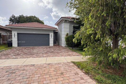 House in Homestead, Florida 4 bedrooms, 170.01 sq.m. № 1787006 - photo 2