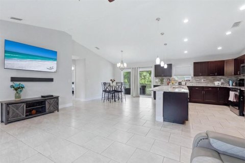 Casa en venta en North Port, Florida, 3 dormitorios, 155.15 m2 № 2210023 - foto 10