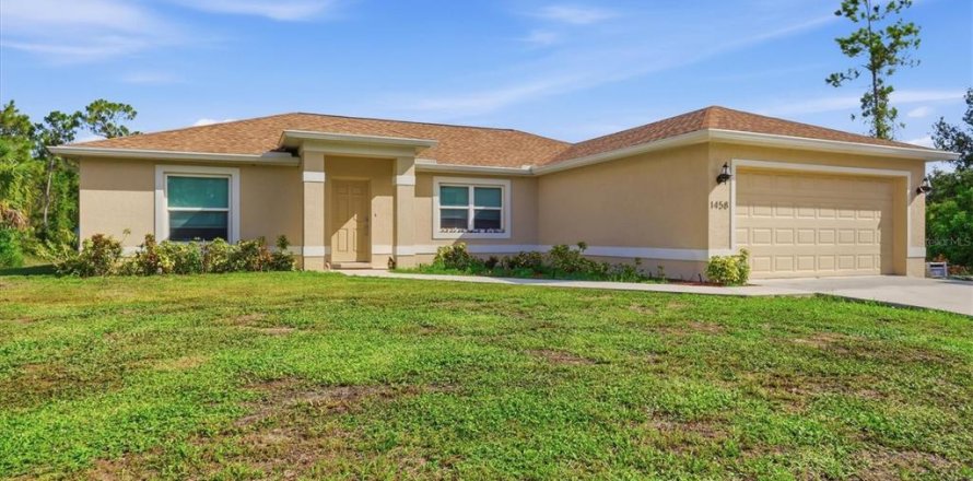 Casa en North Port, Florida 3 dormitorios, 155.15 m2 № 2210023