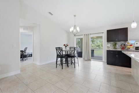 Casa en venta en North Port, Florida, 3 dormitorios, 155.15 m2 № 2210023 - foto 12