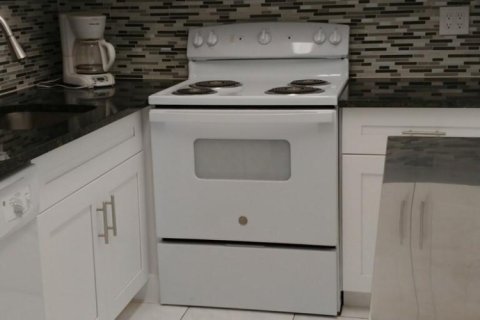 Condo à Tamarac, Floride, 2 chambres  № 2189327