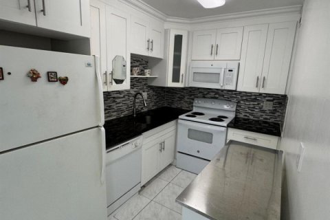 Copropriété à louer à Tamarac, Floride: 2 chambres, 87.33 m2 № 2189327 - photo 17