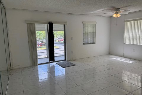 Copropriété à louer à Tamarac, Floride: 2 chambres, 87.33 m2 № 2189327 - photo 4