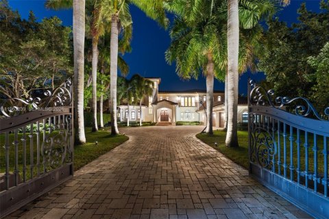 Casa en venta en Pinecrest, Florida, 6 dormitorios, 803.23 m2 № 2169195 - foto 3