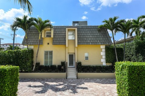 Copropriété à louer à Palm Beach, Floride: 2 chambres, 109.44 m2 № 2389586 - photo 12