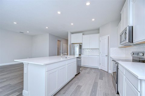 Casa en alquiler en Wesley Chapel, Florida, 4 dormitorios, 189.99 m2 № 1843516 - foto 18