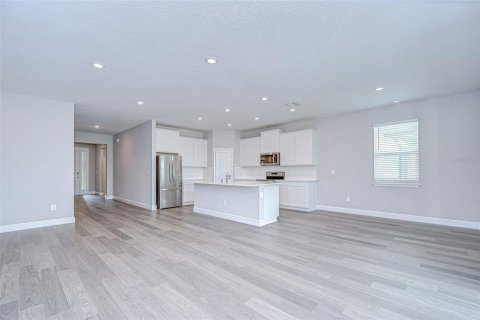 Casa en alquiler en Wesley Chapel, Florida, 4 dormitorios, 189.99 m2 № 1843516 - foto 13