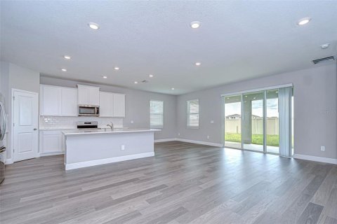 Casa en alquiler en Wesley Chapel, Florida, 4 dormitorios, 189.99 m2 № 1843516 - foto 10