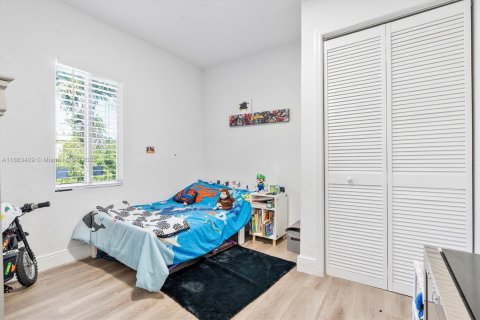 House in Miami, Florida 4 bedrooms, 95.6 sq.m. № 1893294 - photo 14