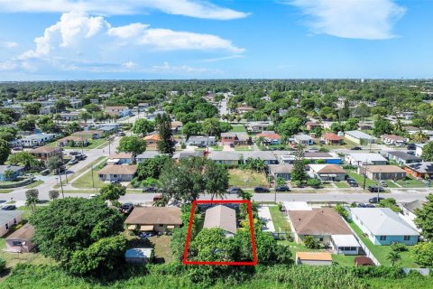 House in Miami, Florida 4 bedrooms, 95.6 sq.m. № 1893294 - photo 18