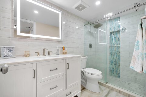 Condo in Lauderdale-by-the-Sea, Florida, 2 bedrooms  № 2146091 - photo 9