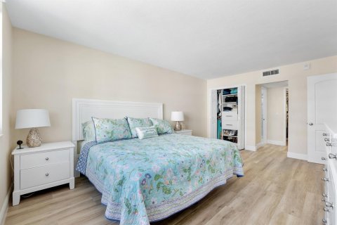 Condo in Lauderdale-by-the-Sea, Florida, 2 bedrooms  № 2146091 - photo 8