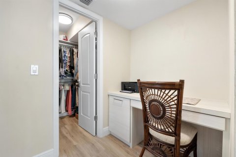 Condo in Lauderdale-by-the-Sea, Florida, 2 bedrooms  № 2146091 - photo 10
