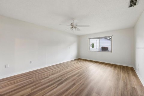 House in Leesburg, Florida 3 bedrooms, 199.37 sq.m. № 2299861 - photo 23